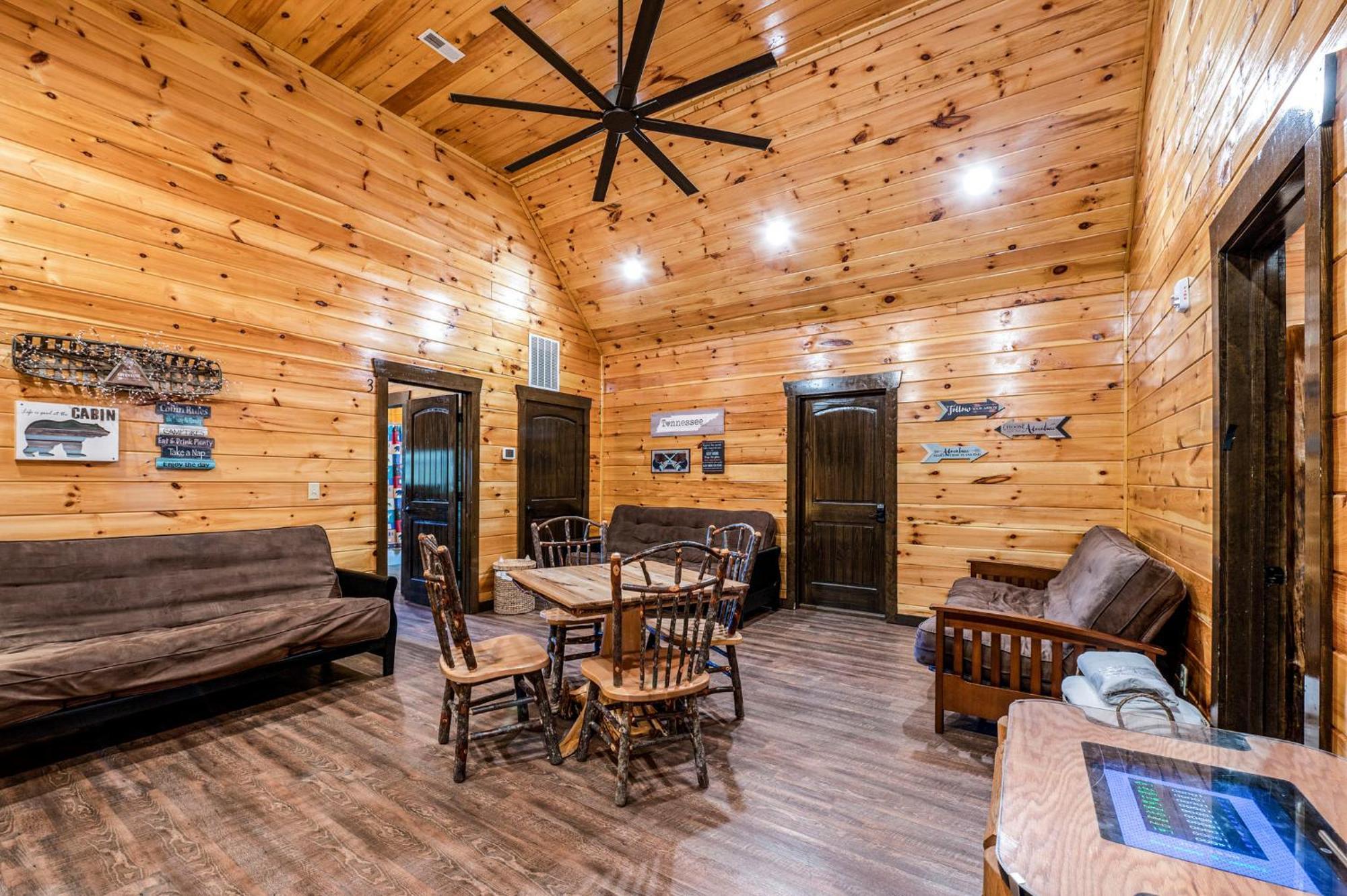 The Mighty Crabapple Manor By Stony Brook Cabins แกตลิงเบิร์ก ภายนอก รูปภาพ