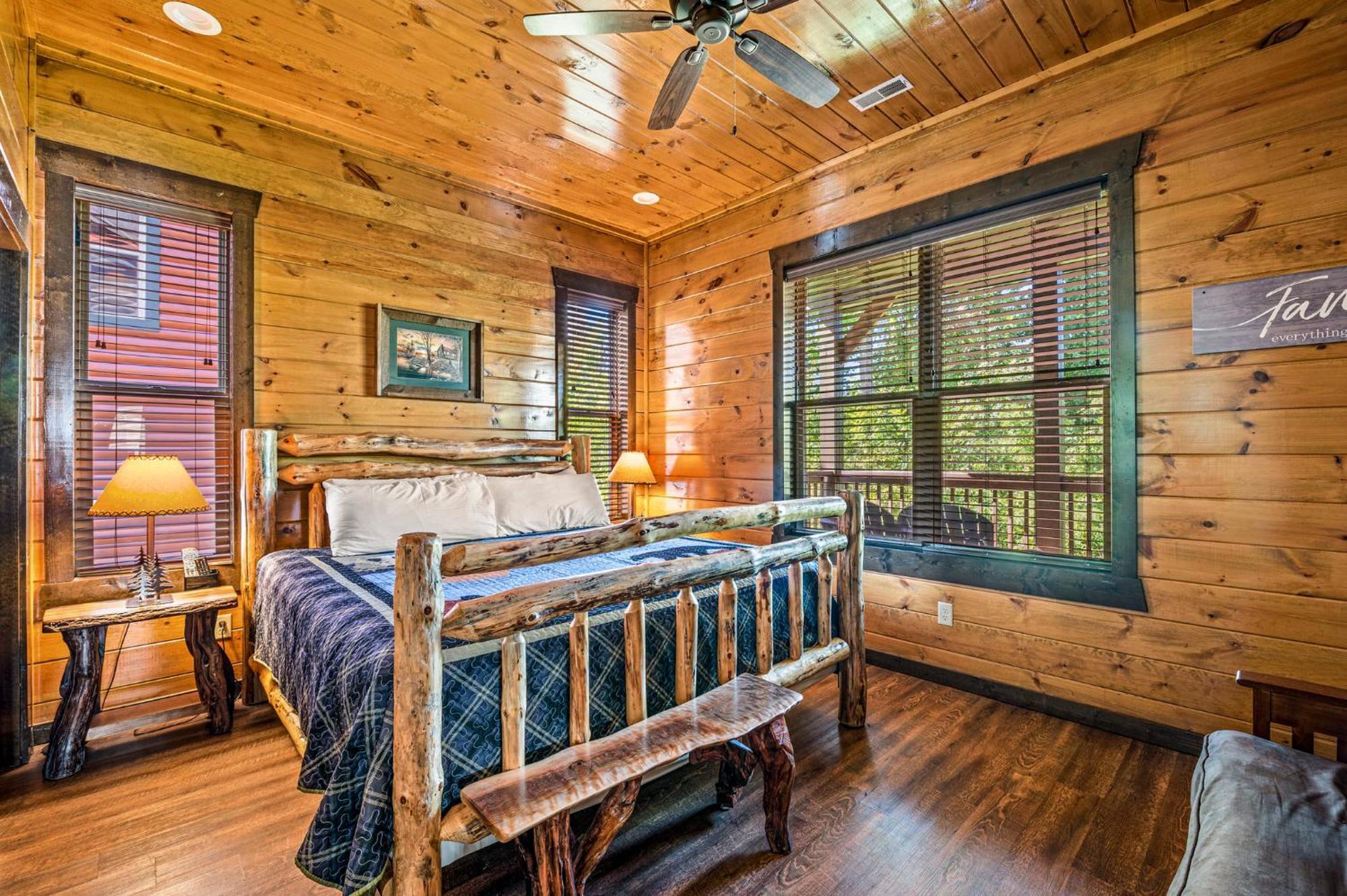 The Mighty Crabapple Manor By Stony Brook Cabins แกตลิงเบิร์ก ภายนอก รูปภาพ